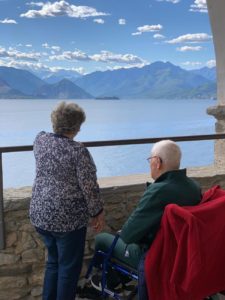 les parents d'Eric Louradour au bord d'un lac