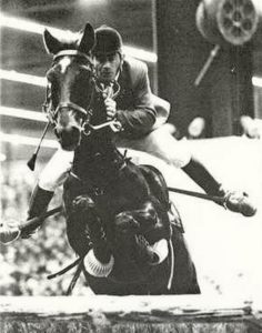 Kevin Bacon avec Chichester en saut d’obstacles